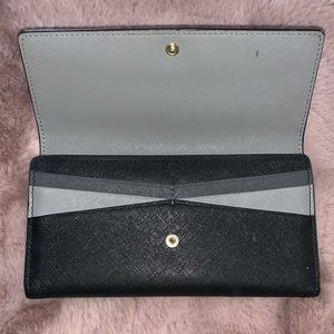 Henri Bendel Wallet
